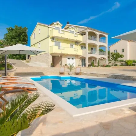 House Balen With Swimming Pool