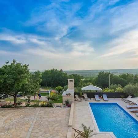 House Balen With Swimming Pool Nyaraló Benkovac