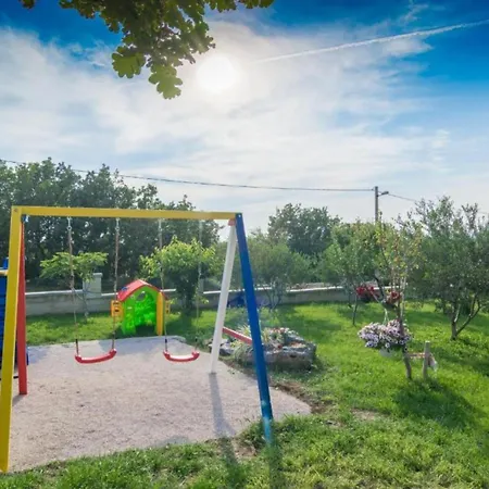 House Balen With Swimming Pool Benkovac