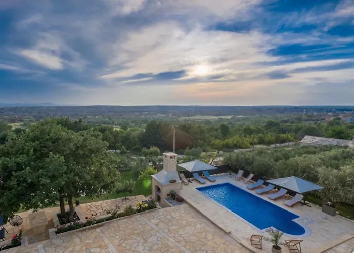 Nyaraló House Balen With Swimming Pool Benkovac