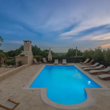 House Balen With Swimming Pool Σπίτι διακοπών *