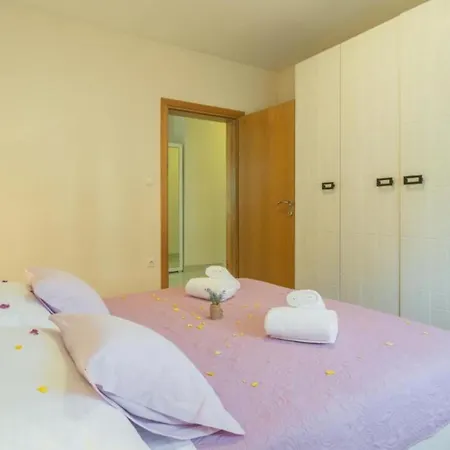 House Balen With Swimming Pool Сasa de vacaciones