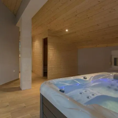 Сasa de vacaciones House Balen With Swimming Pool *