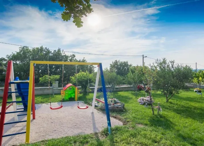 House Balen With Swimming Pool Benkovac